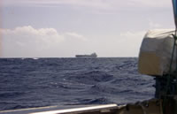 Ik spreek regelmatig met schepen die in de buurt zijn.